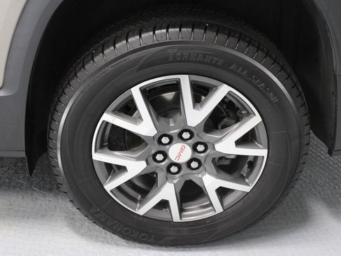 Used 2023 GMC Acadia SLE w/ Driver Convenience Package FWD image 19