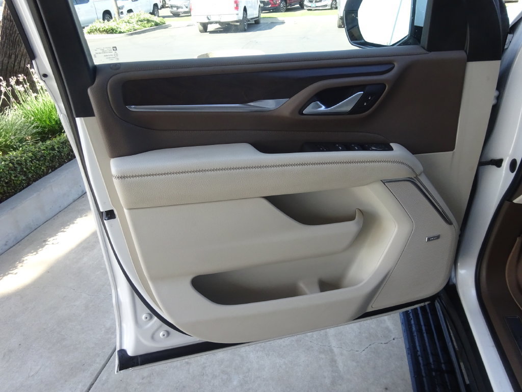 Certified 2022 GMC Yukon XL Denali w/ Denali Premium Package AWD/4WD image 25