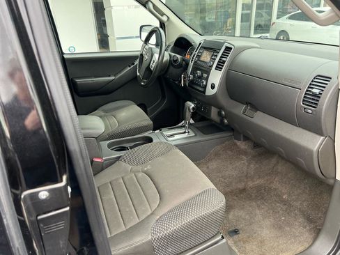 Used 2013 Nissan Frontier PRO-4X AWD/4WD image 8