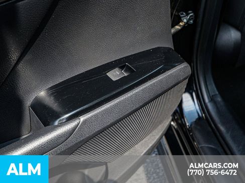 Used 2025 Toyota Camry SE image 57