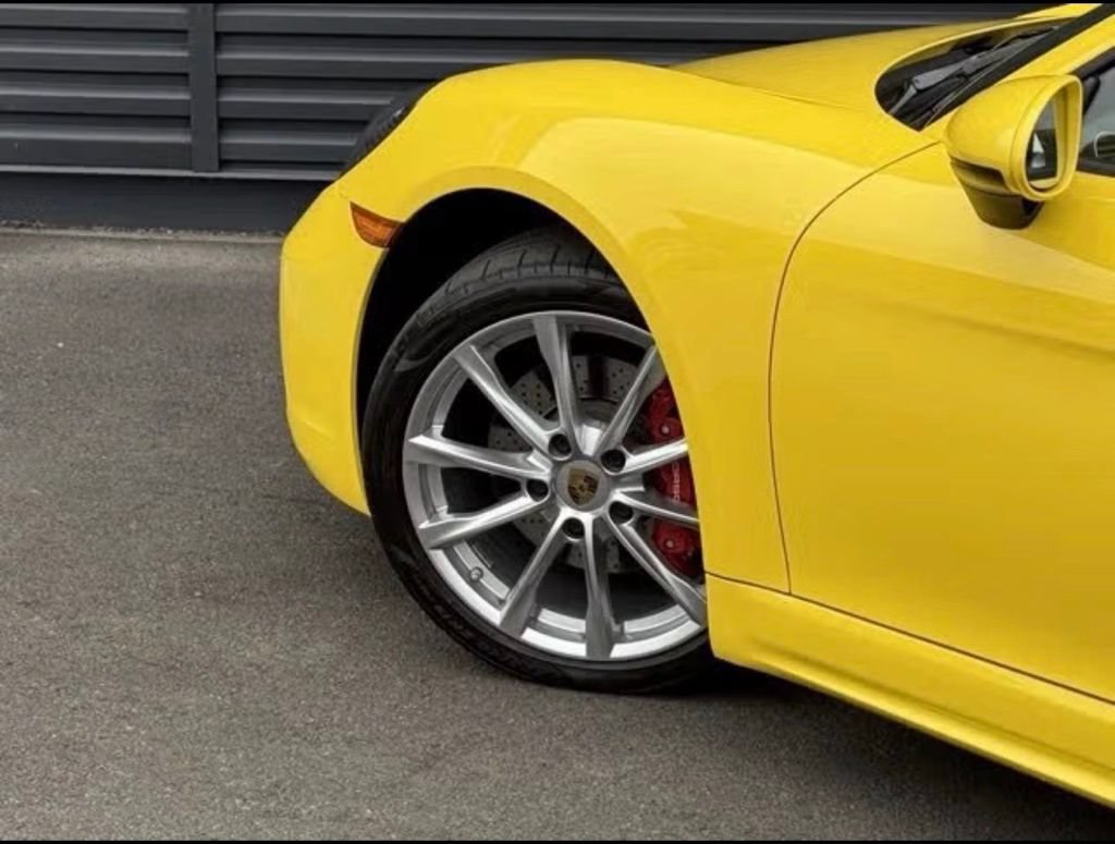 Used 2021 Porsche 718 Boxster S RWD image 9