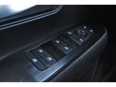 Used 2025 Nissan Kicks SV FWD image 22