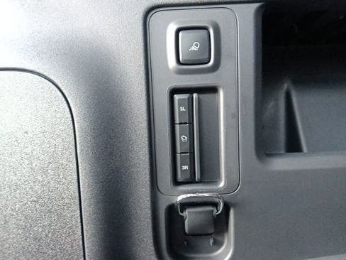 Used 2025 Ford Expedition Active image 34