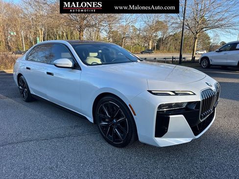 Used 2023 BMW 760i xDrive image 1