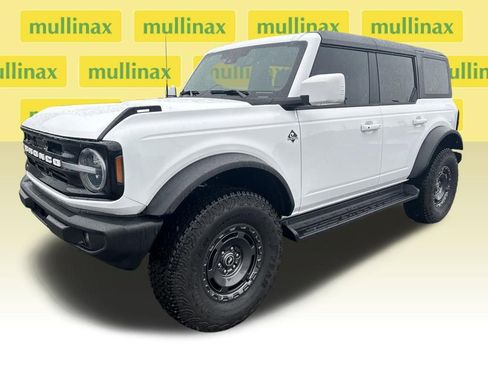 Used 2025 Ford Bronco Outer Banks w/ Sasquatch Package image 9