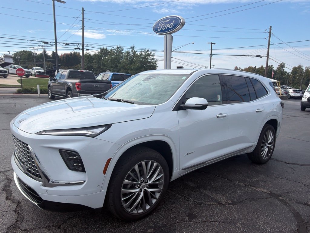 Used 2026 Buick Enclave Avenir w/ Super Cruise Package AWD/4WD image 4