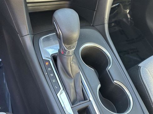 Used 2022 Chevrolet Equinox LS w/ LS Convenience Package image 17