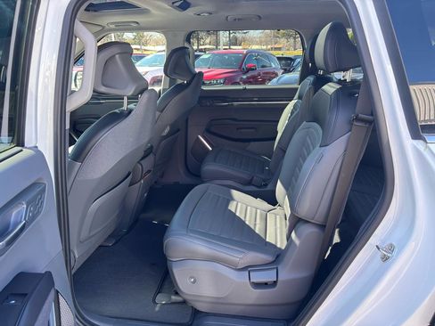 Used 2024 Kia EV9 Land image 21