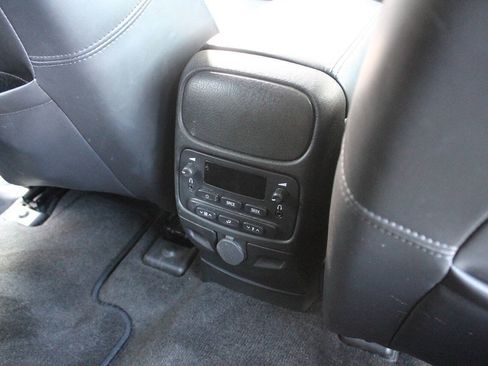 Used 2005 GMC Envoy XL SLT RWD image 32