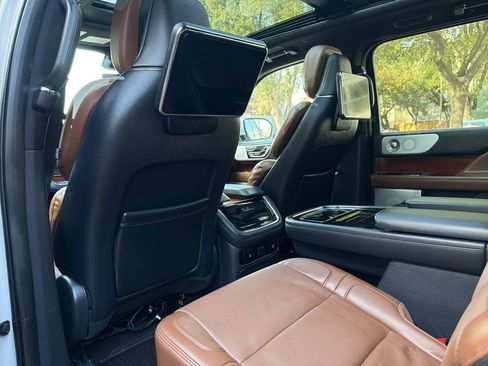 Used 2023 Lincoln Navigator L Reserve image 19