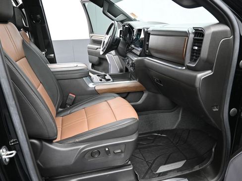 Used 2024 Chevrolet Silverado 3500 High Country w/ High Country Premium Package image 24