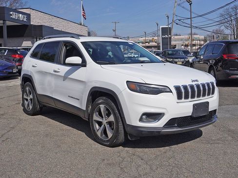 Used 2019 Jeep Cherokee Limited image 2