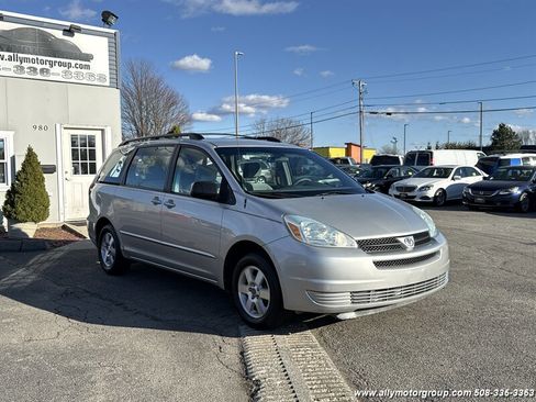 Used 2004 Toyota Sienna CE image 3