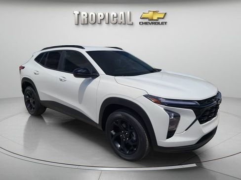 New 2026 Chevrolet Trax LT w/ Midnight Edition FWD image 7