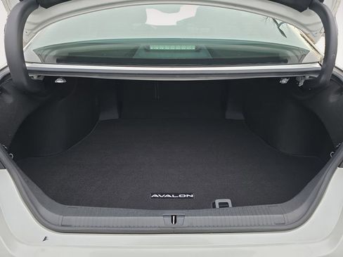 Used 2021 Toyota Avalon Touring w/ Advanced Safety Package image 14