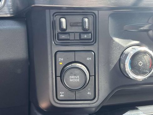 Used 2024 Ford F250 Lariat w/ Lariat Ultimate Package AWD/4WD image 37
