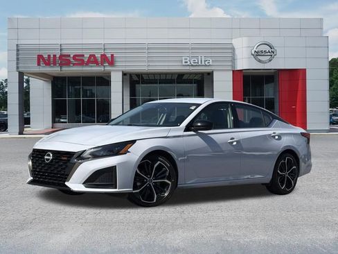 Certified 2024 Nissan Altima 2.5 SR FWD image 1