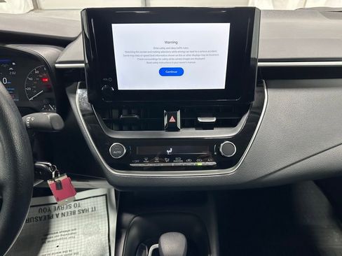 Used 2025 Toyota Corolla LE image 25