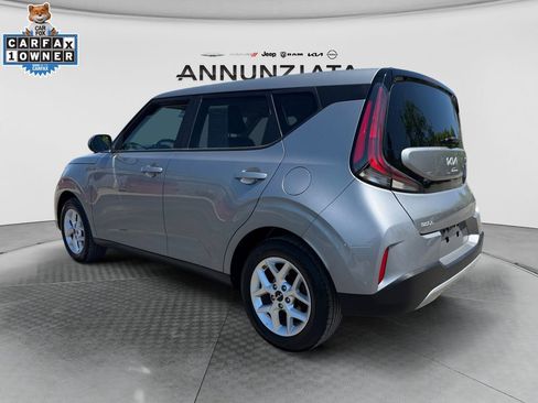 Certified 2025 Kia Soul LX w/ LX Technology Package FWD image 3