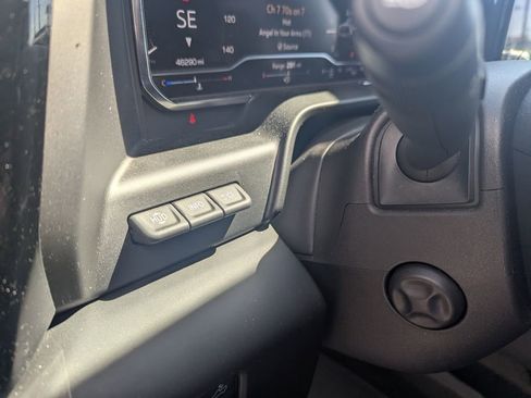 Used 2025 GMC Sierra 1500 AT4 w/ Technology Package AWD/4WD image 23