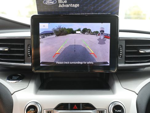 Certified 2024 Ford Explorer XLT w/ Equipment Group 202A AWD/4WD image 18