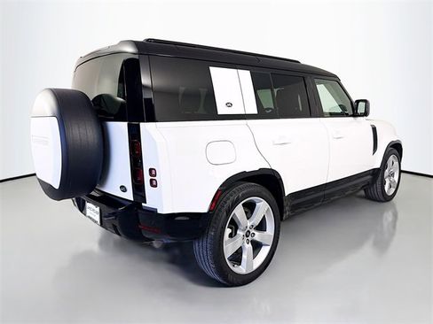 Certified 2023 Land Rover Defender 110 X-Dynamic SE image 5