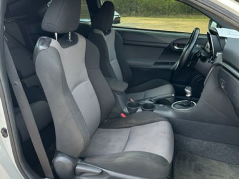 Used 2016 Scion tC image 18