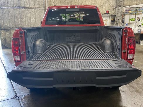 Used 2017 RAM 1500 Classic SLT AWD/4WD image 6
