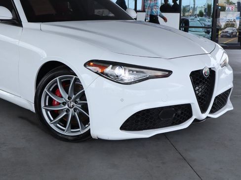 Used 2022 Alfa Romeo Giulia Sprint RWD image 2