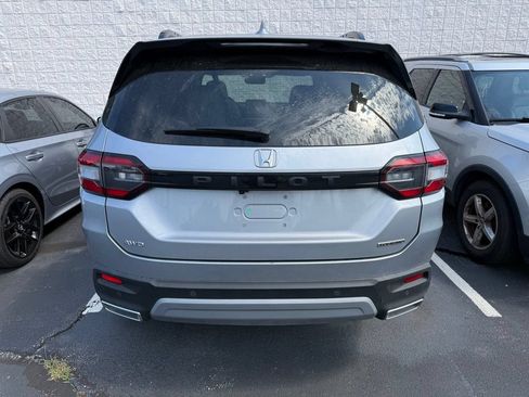 Certified 2024 Honda Pilot Touring image 5