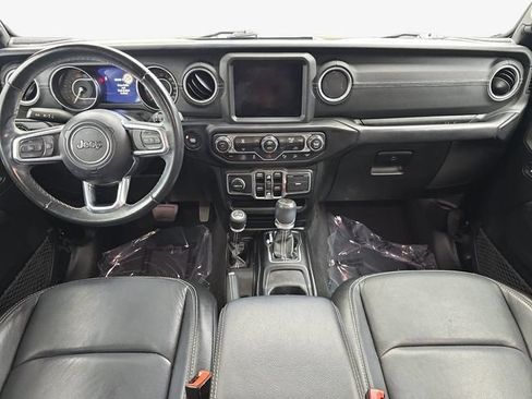 Used 2019 Jeep Wrangler Unlimited Sahara AWD/4WD image 12