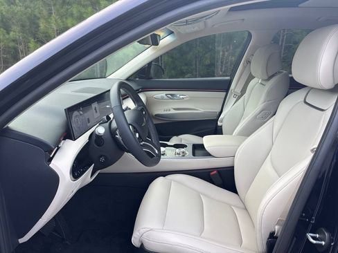 Used 2026 Genesis GV70 2.5T Select AWD/4WD image 4