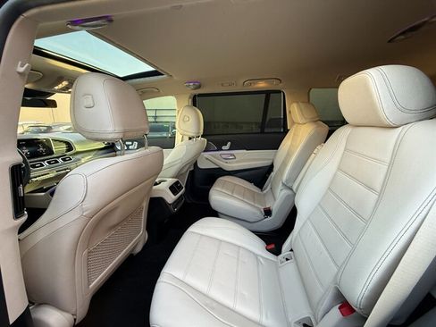 Used 2021 Mercedes-Benz GLS 580 4MATIC image 30