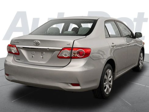 Used 2013 Toyota Corolla LE Special Edition image 3
