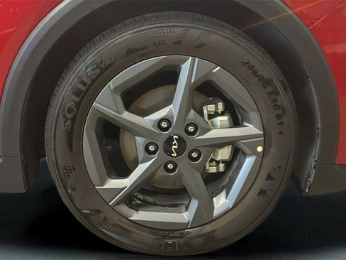 Certified 2025 Kia K4 image 32