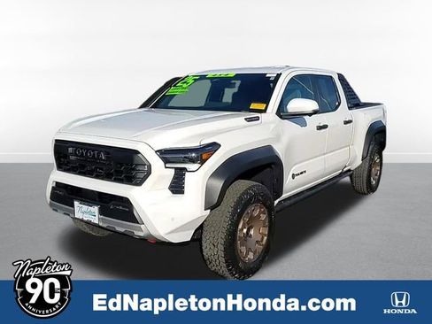 Used 2025 Toyota Tacoma Trailhunter image 1