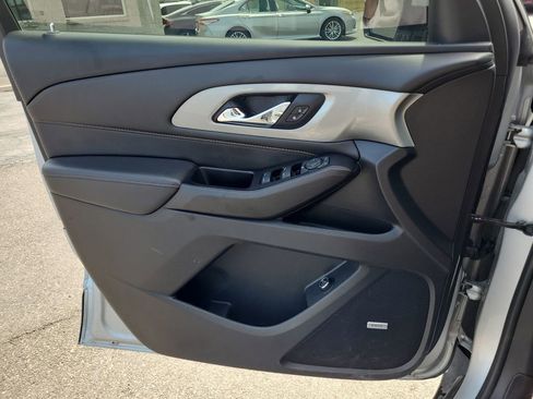 Used 2020 Chevrolet Traverse RS AWD/4WD image 18