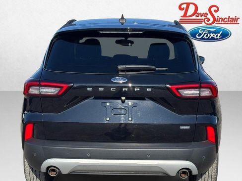 Used 2023 Ford Escape SE image 8