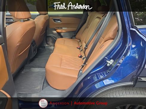 Used 2025 Nissan Rogue Platinum AWD/4WD image 7