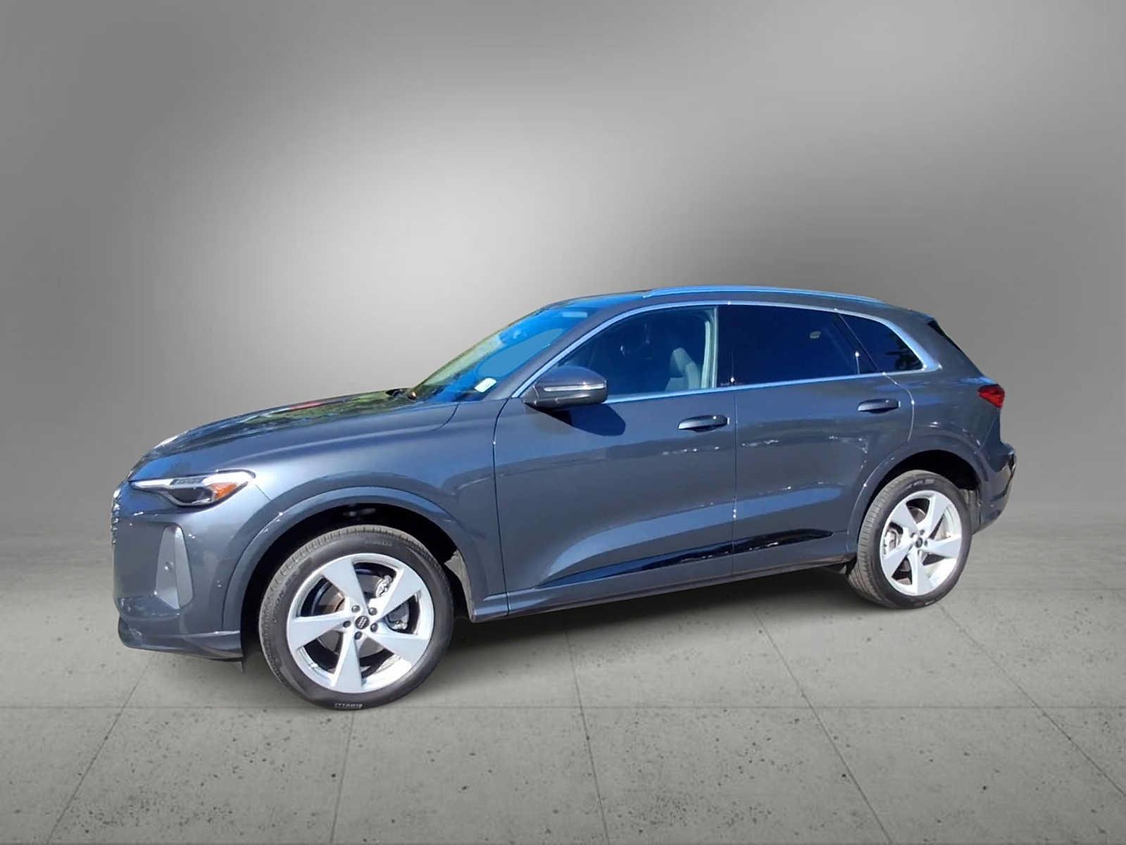 Certified 2025 Audi Q5 Premium Plus w/ Premium Plus AWD/4WD image 4