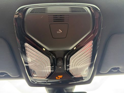 Used 2023 BMW 230i Coupe w/ Premium Package image 14