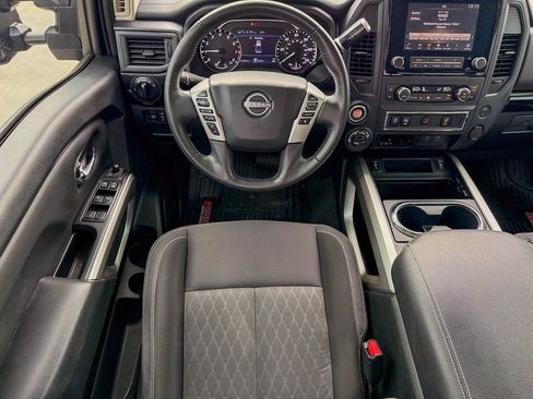 Used 2024 Nissan Titan SV w/ SV Convenience Package AWD/4WD image 21