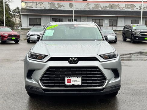 Certified 2025 Toyota Grand Highlander XLE image 2