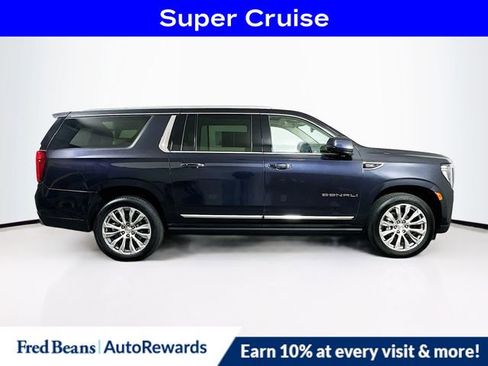 Used 2023 GMC Yukon XL Denali AWD/4WD image 10