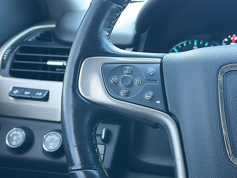 Used 2020 GMC Yukon Denali image 32