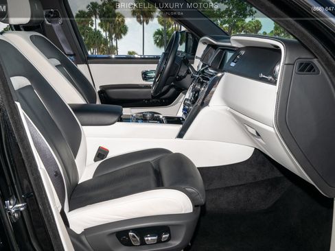 Used 2022 Rolls-Royce Cullinan AWD/4WD image 27
