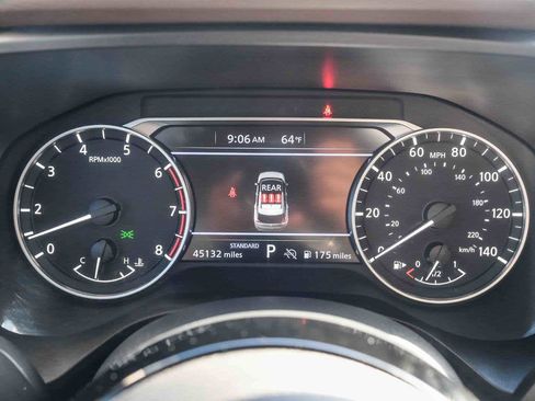 Used 2023 Nissan Rogue SV FWD image 25