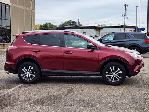 Used 2018 Toyota RAV4 LE w/ All Weather Liner Package image 10