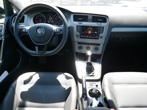 Used 2016 Volkswagen Golf Limited Edition FWD image 10