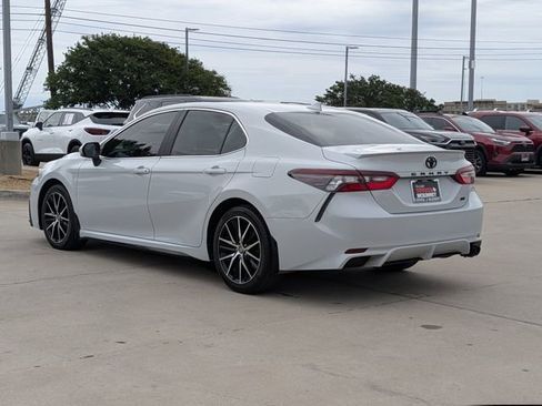 Used 2023 Toyota Camry SE w/ Convenience Package FWD image 9